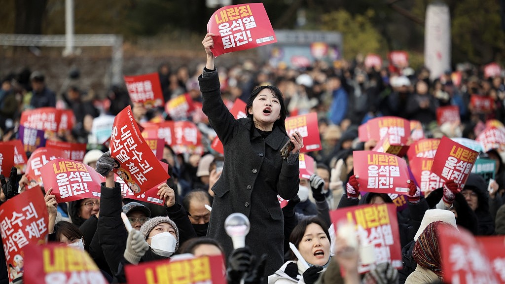 警方搜查韩国总统府 ，“内乱头目”尹锡悦被列嫌疑人（组图） - 6