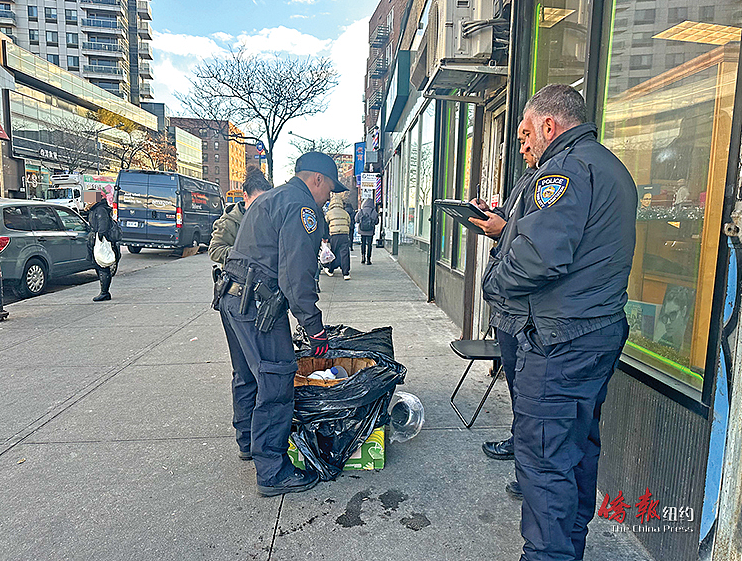 警察不抓小偷只抓摊贩！法拉盛无证摆摊周末遭执法，华男拒绝提供ID，激烈反抗被捕（组图） - 3