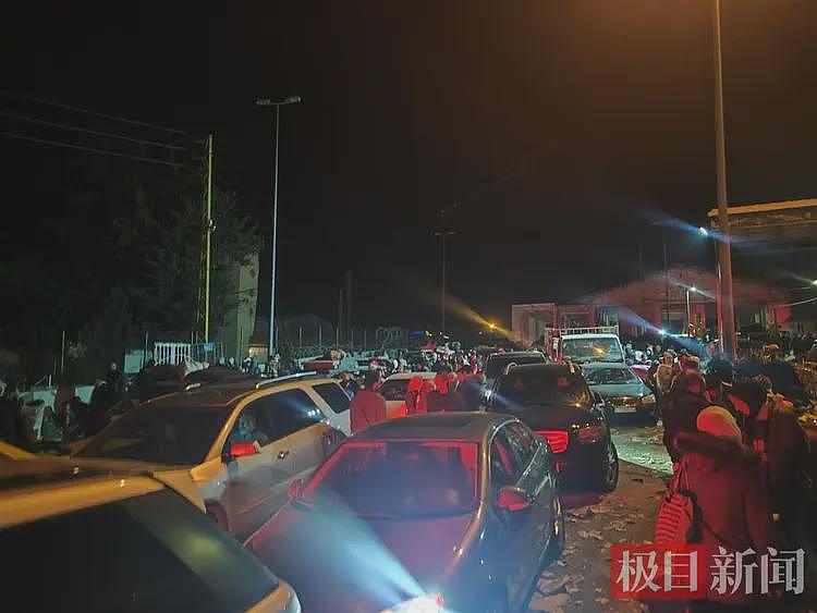 中国男子星夜疾驰8小时逃离叙利亚：5个人花200美元租了一辆车，刚过境黎巴嫩口岸就关闭了（组图） - 1