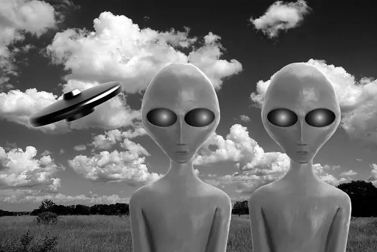 澳洲最诡异的一天！ 数百人看到了UFO，政府却说他们都疯了…（组图） - 1