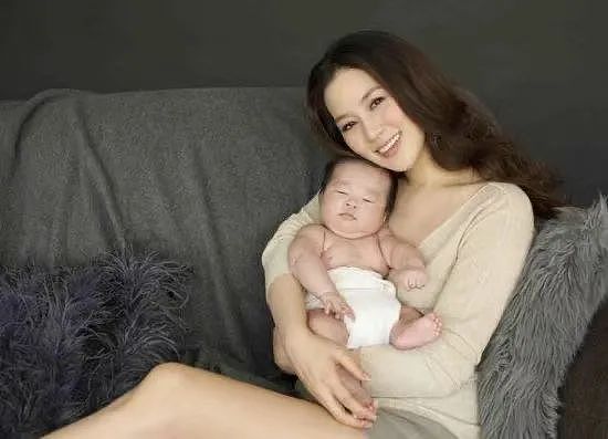 恭喜成功生B！家族联姻强强联合，秘密结婚超级低调！婶婶拼命生子巩固地位（组图） - 13