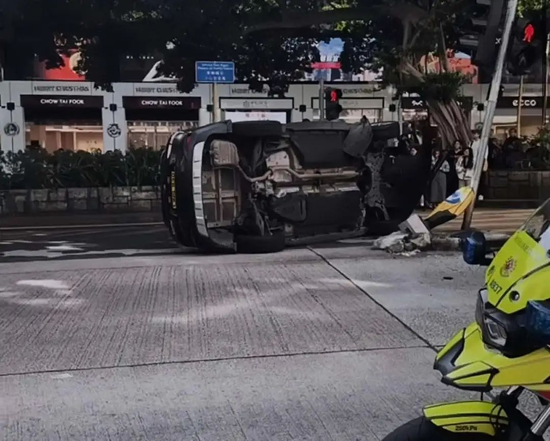 香港女星江若琳发生车祸紧急送医，驾驶车辆发生侧翻（组图） - 2