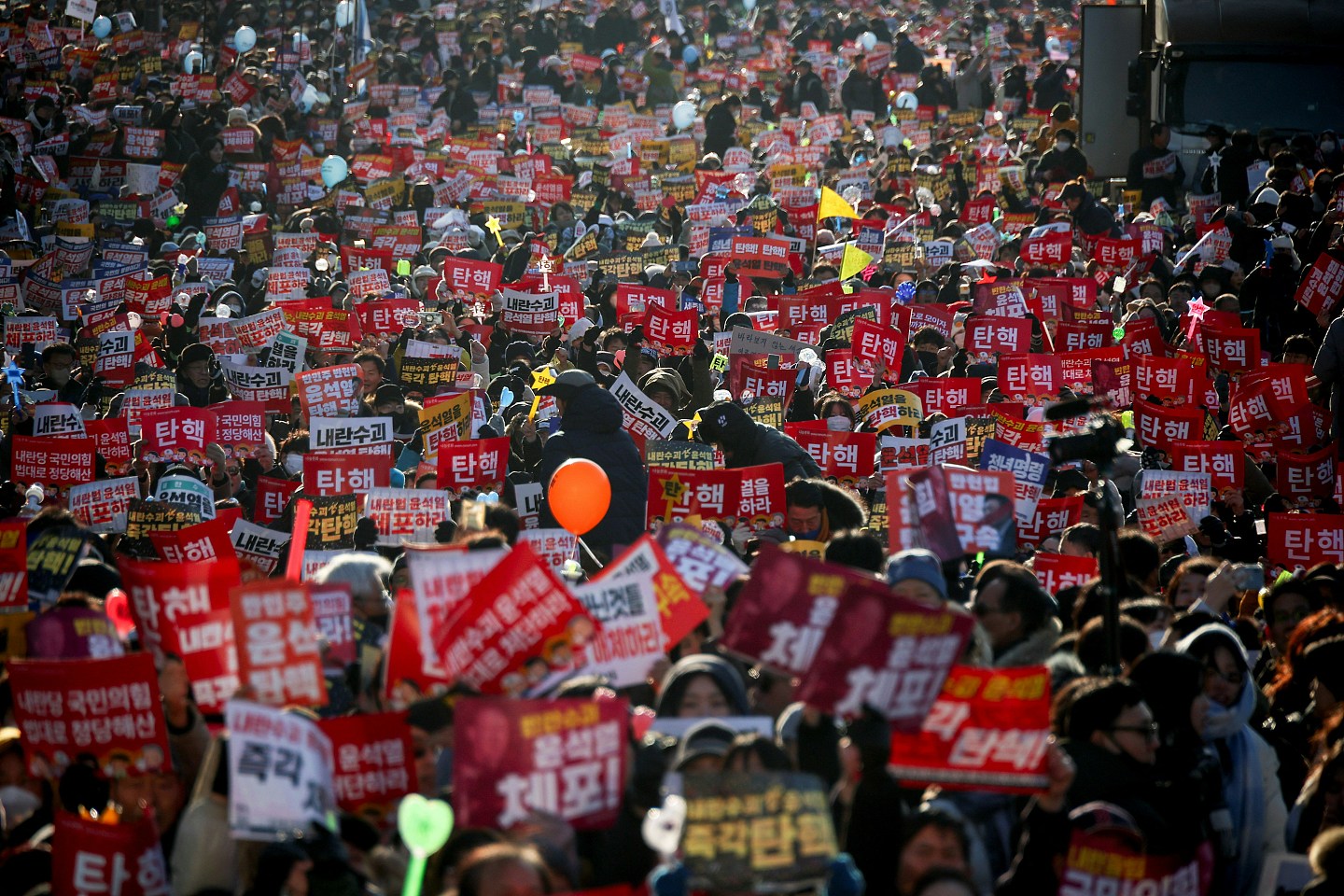 弹劾尹锡悦，不等于下台！韩国政治斗争未结束，背后势力隐而待发（组图） - 3