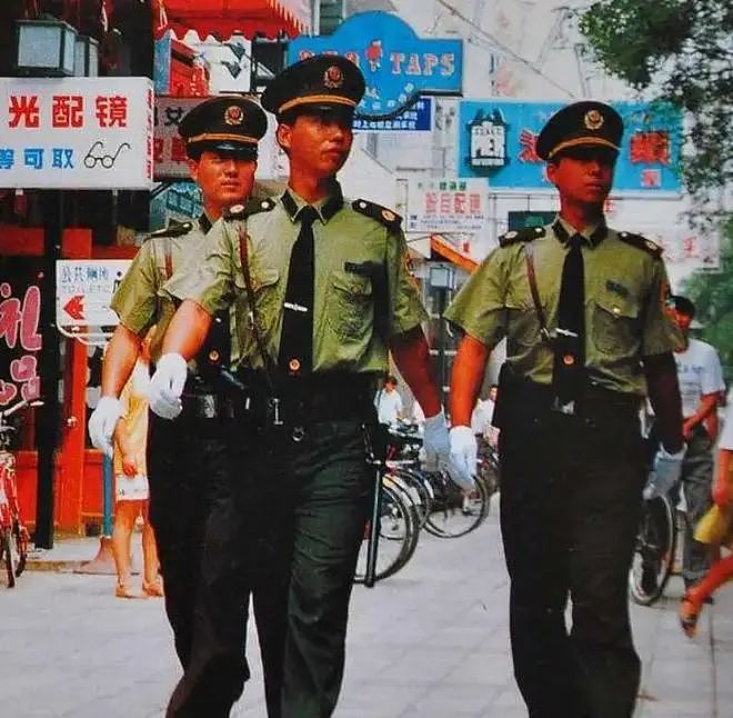 中国公安干警的总人数，从64万到170万，为何出现了巨大变化？（组图） - 6