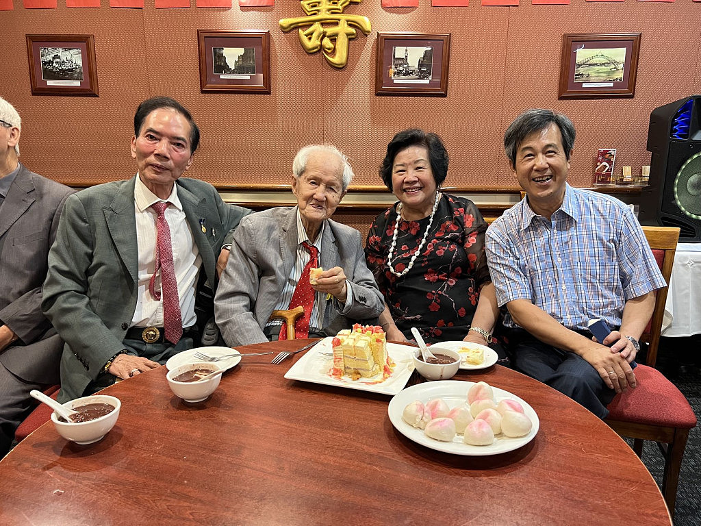 丝竹之声绕耳，曲水流觞吟诵 侨领黄庆辉103岁寿宴嘉宾云集（组图） - 5