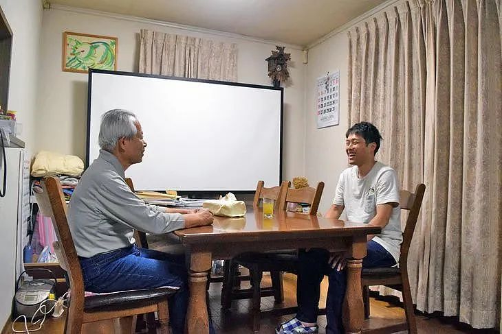 多国流行“跨代同居”：老人和年轻人合租，提供廉价租房，做家务、陪聊天可抵租金！（组图） - 11