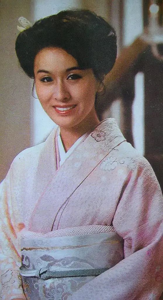 她是日本上世纪80年代的“全民女神”，一代人心中的白月光！79岁终身未嫁，优雅依旧...（组图） - 17