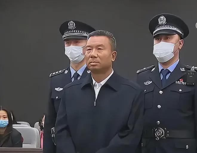 宁愿父亲被处死也不愿退赃！30亿巨贪李建平死了，儿子海外逍遥（组图） - 1