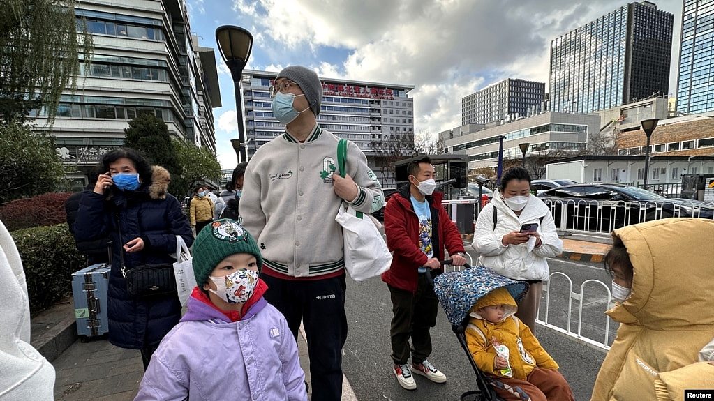 中国多地医生面临薪酬下滑，医改压力与经济下行构成双重打击？（图） - 1