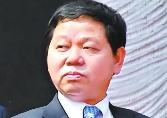 深圳前市长8年卷走20亿，花天酒地包养女星，落马时只剩三千块（组图） - 10