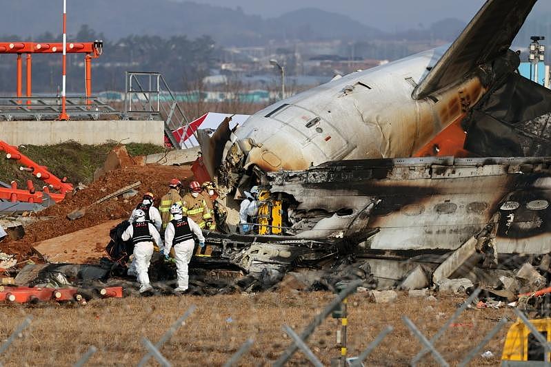 韩国客机撞墙爆炸致179死：“一家9口惨遭灭门、33岁幸存者恐终身瘫痪......