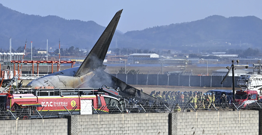 韩国失事客机下一航班原计划飞北京，候机中国游客：打算坐船回国！波音公司回应（组图） - 1