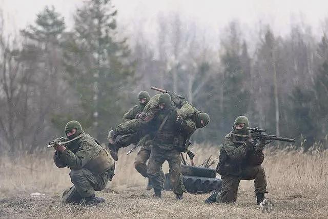 乌军没见过这样打法，俄侦察兵像鬼魂一样乱窜，他们到哪哪倒霉（组图） - 5