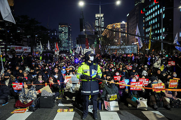 2024全球政坛动荡！拜登退选、川普挨枪重返白宫，尹锡悦戒严惹众怒（组图） - 4