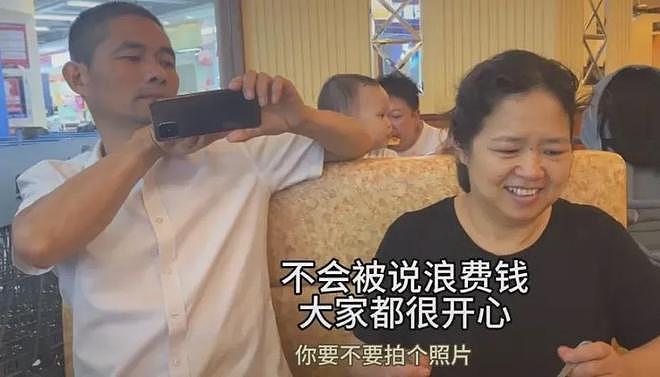 人气碾压周杰伦的“妈届”顶流，凭什么敢卖万元演唱会票？（组图） - 24