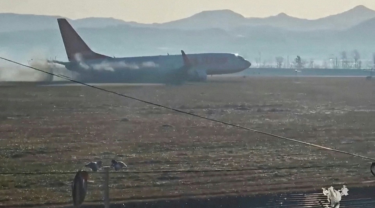 济州航空179死空难，现场惨况曝光满是血腥味，不准认尸家属暴怒（组图） - 1