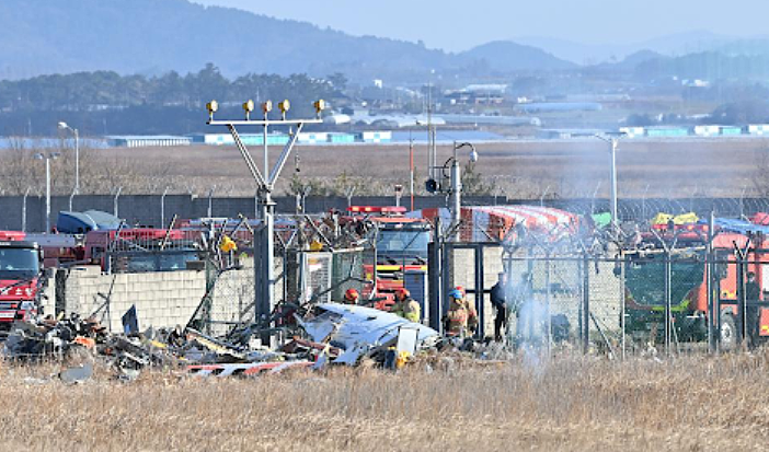 加拿大客机着陆喷火，乘客几乎绝望！1天内4起航空事故，已致180人遇难（视频/组图） - 9