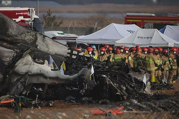 韩国客机撞墙爆炸致179死：“一家9口惨遭灭门、33岁幸存者恐终身瘫痪......