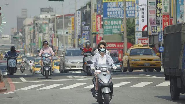 广州率先求解电动自行车泛滥，最严新规能否应对失控的“电鸡”（组图） - 7