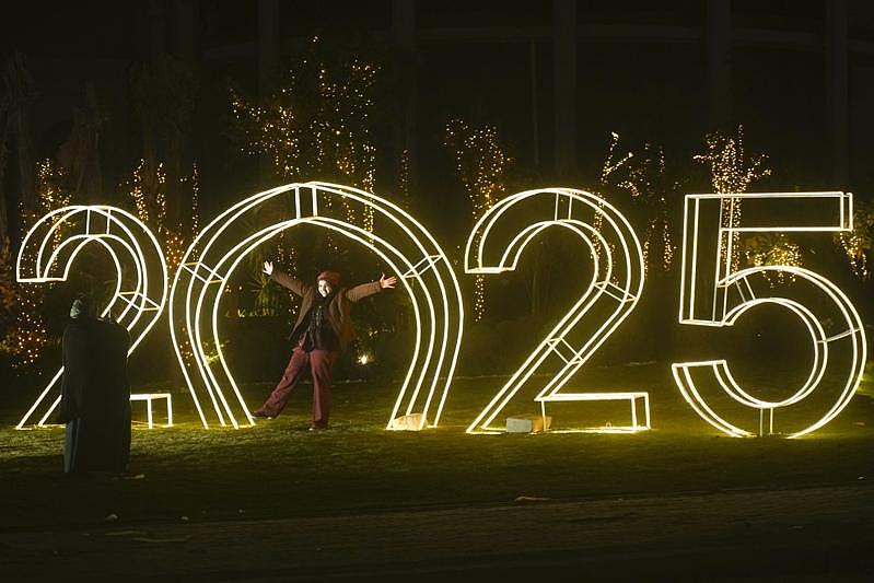 告别2024迎接2025 ，盘点世界各地回顾与展望（图） - 1