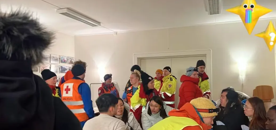 多人遇难！载58人大巴坠落，约20名中国乘客奇迹生还！华人乘客回忆惊魂瞬间：“到处都是血迹和碎玻璃”（组图） - 4