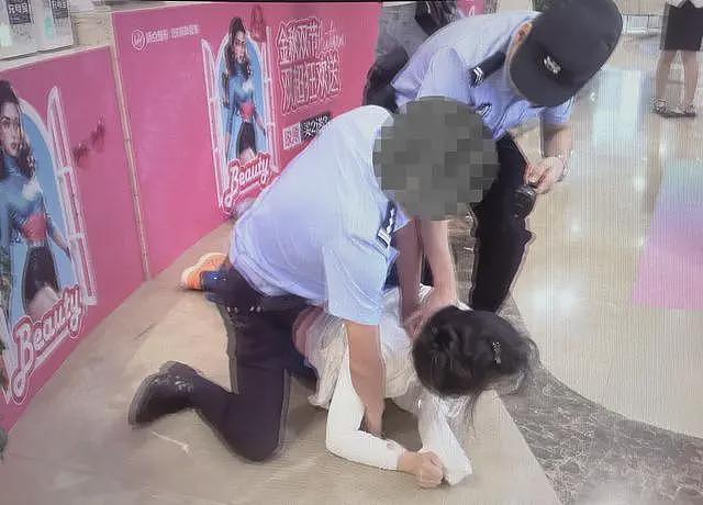 女子医美后脸肿变形维权被警察铐走：官司我都赢了，要个道歉有多难？（组图） - 2