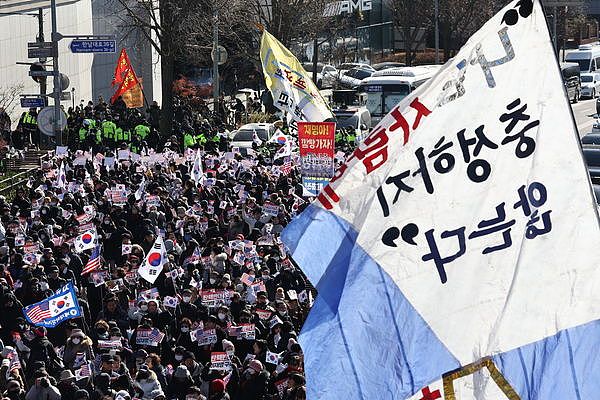 韩调查人员将执行逮捕令！尹锡悦喊话支持者“与你们奋战到底！” （组图） - 2