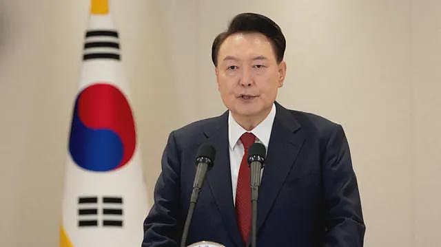 韩国公调处宣布暂停执行逮捕总统尹锡悦令！戏剧性场面仍在首尔上演（组图） - 3