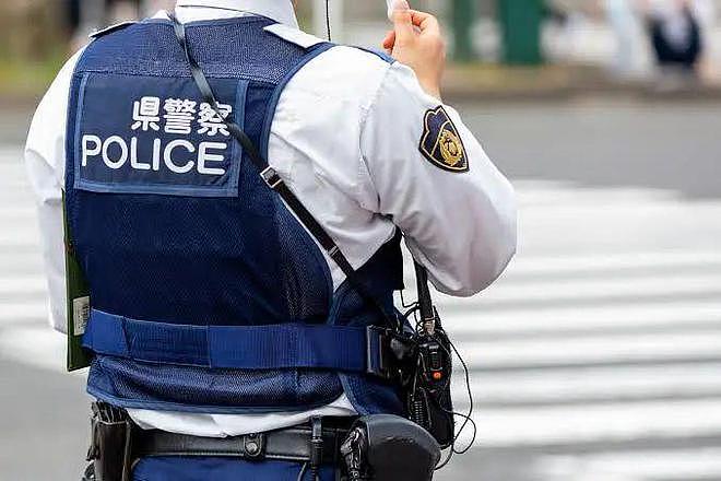 一名男子持攻击性武器，疑刺杀日本首相石破茂被警察逮捕（组图） - 2