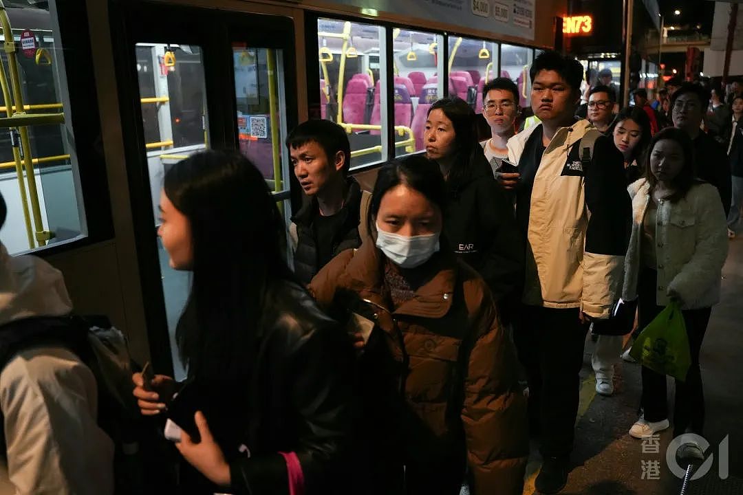 当场死亡！露宿街头！香港一夜之间发生了什么（组图） - 23