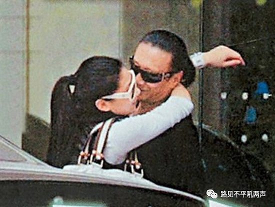 恭喜正式复合？让小49岁前女友留宿，旧情复燃不顾一切？与前妻当众接吻形象全无（组图） - 18