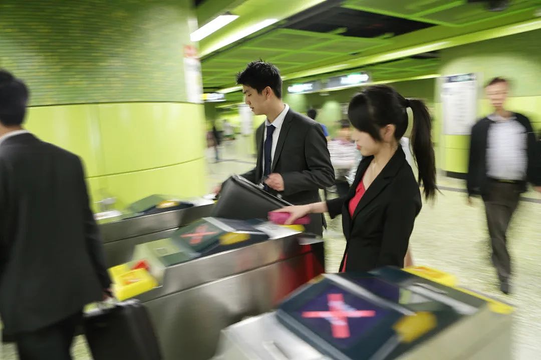 港人北上、北人南下，大湾区的“春运”里藏着福气（组图） - 6