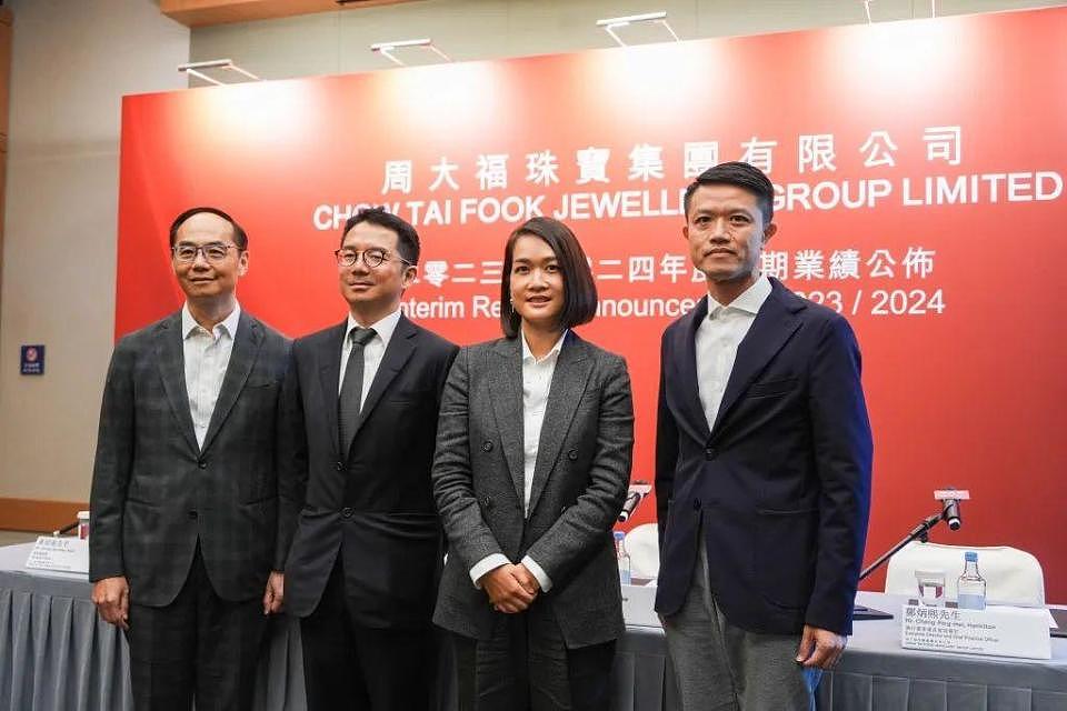 这位香港顶级名媛，在男人堆里打响千亿家产继承之战？（组图） - 16