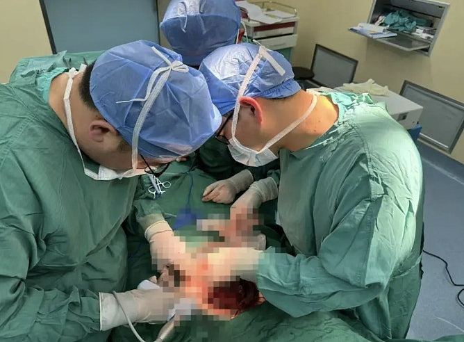 32岁女腹部20多cm肿瘤一查竟是男性睪丸，意外揭心酸故事（组图） - 2