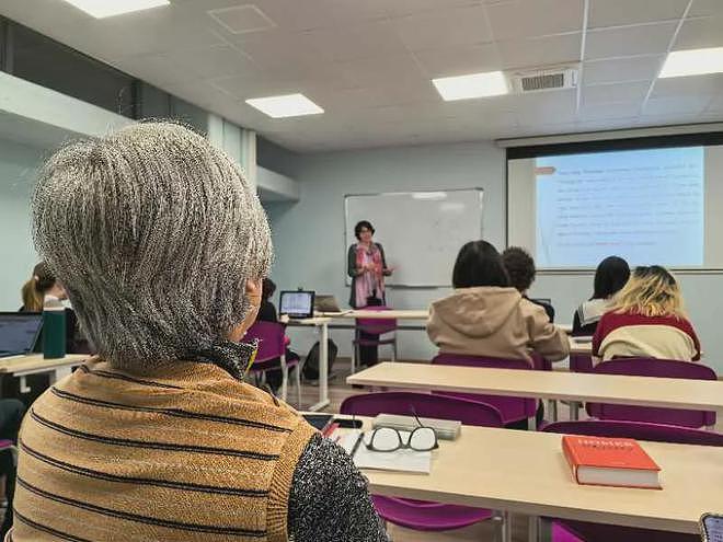 正是闯的年纪！上海阿姨56岁出国留学：这是鸡娃不成鸡自己？（组图） - 9