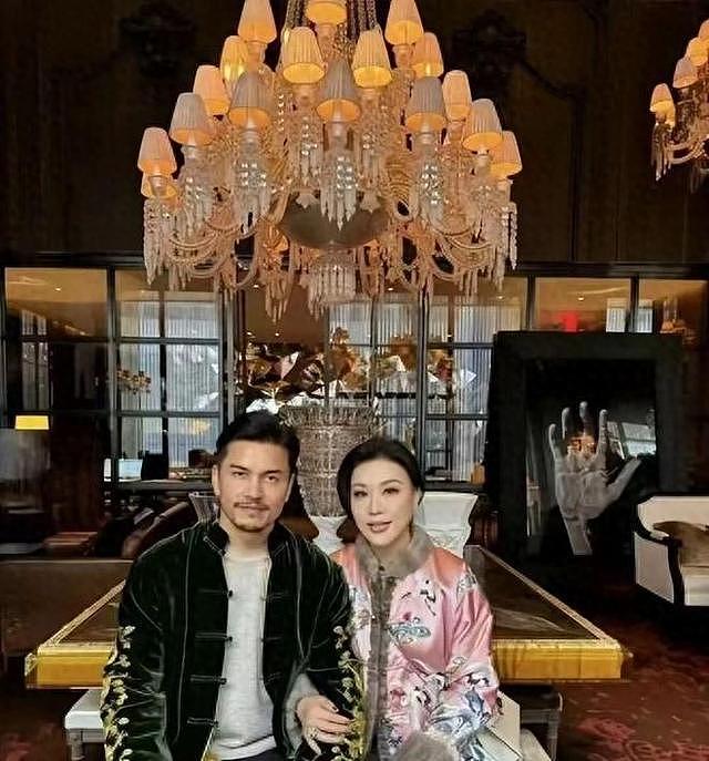 他三个老婆都是大美女，一婚周海媚二婚邝美云，46岁三婚娶到富婆（组图） - 1