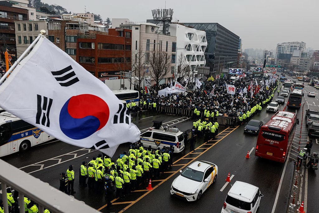 韩国公调处将委託警方对尹锡悦执行拘留！料申请延长逮捕令（组图） - 6