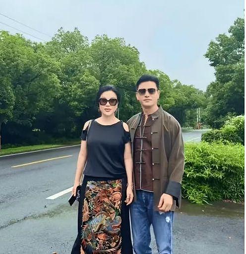 他三个老婆都是大美女，一婚周海媚二婚邝美云，46岁三婚娶到富婆（组图） - 3