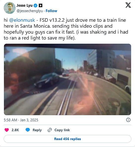 “真的在发抖”！AI公司华人CEO特斯拉自动驾驶转向列车轨道，视频社媒疯传（组图） - 2