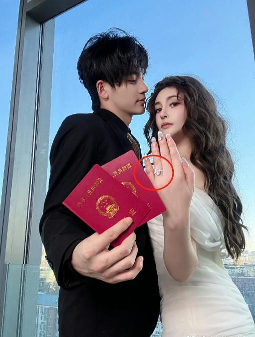 演员李心艾官宣结婚！穿婚纱秀18万大钻戒，老公是小9岁鲜肉演员（组图） - 10