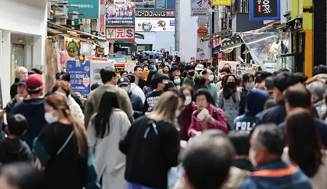 谁说发钱没用？韩国新生儿止跌回升（图） - 1