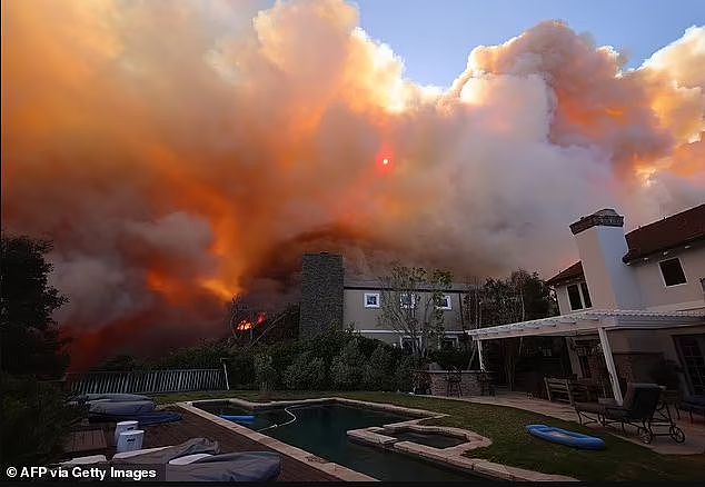 洛杉矶富人区爆发“末日大火”！5死10万人撤离家园，众多好莱坞明星丢下豪宅逃生，加州进入紧急状态（视频/组图） - 54