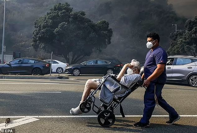 洛杉矶富人区爆发“末日大火”！5死10万人撤离家园，众多好莱坞明星丢下豪宅逃生，加州进入紧急状态（视频/组图） - 48