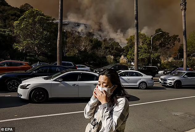 洛杉矶富人区爆发“末日大火”！5死10万人撤离家园，众多好莱坞明星丢下豪宅逃生，加州进入紧急状态（视频/组图） - 17