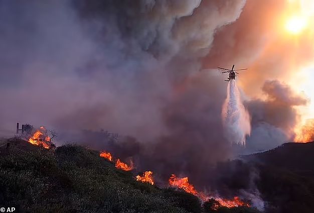 洛杉矶富人区爆发“末日大火”！5死10万人撤离家园，众多好莱坞明星丢下豪宅逃生，加州进入紧急状态（视频/组图） - 52