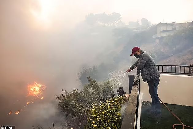 洛杉矶富人区爆发“末日大火”！5死10万人撤离家园，众多好莱坞明星丢下豪宅逃生，加州进入紧急状态（视频/组图） - 51