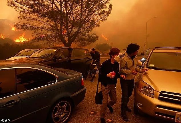 洛杉矶又爆山火！富人区遭席卷，各路明星豪宅遭殃，大本家都烧没了...（组图） - 17