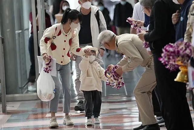 陈奕迅、赵本山演出相继退票：泰国旅游，完了？（组图） - 12