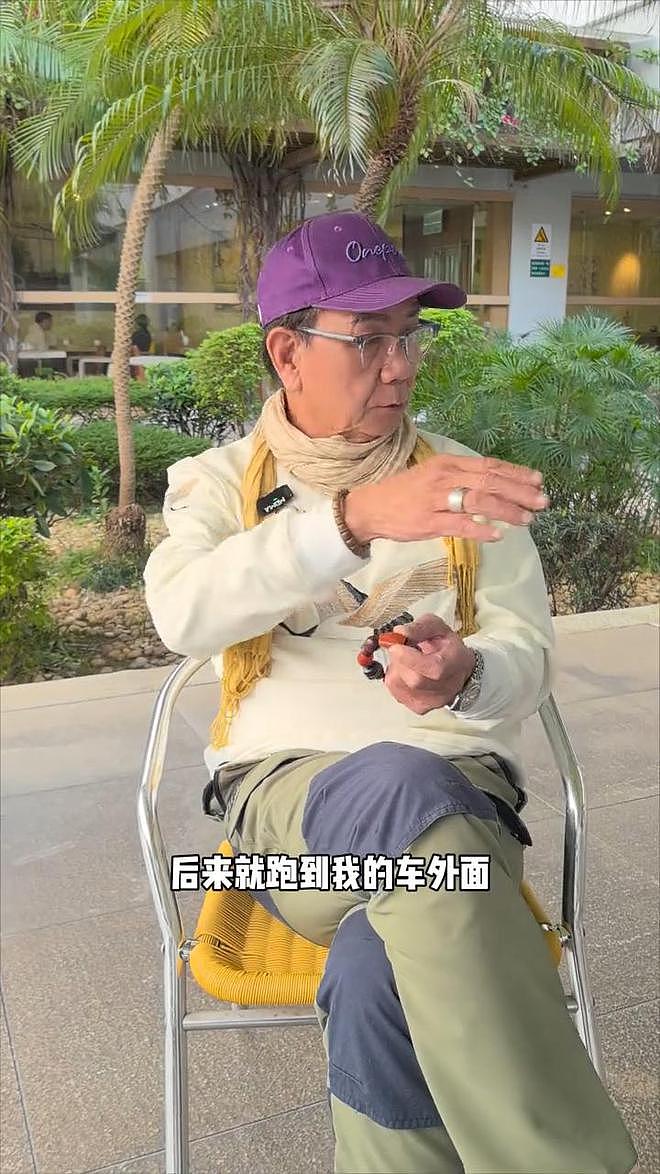 74岁港星自曝曾在泰国亲历枪战，中枪者倒地，枪手却逍遥法外（组图） - 3