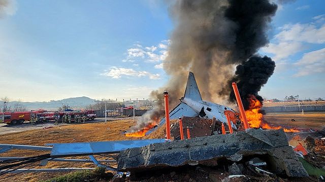 丢失的最后4分钟：韩空难黑匣子双双罢工，什么都没录上惹争议（组图） - 1